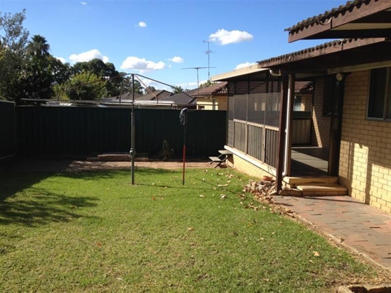 16 Dickens Road, Wetherill Park NSW 2164