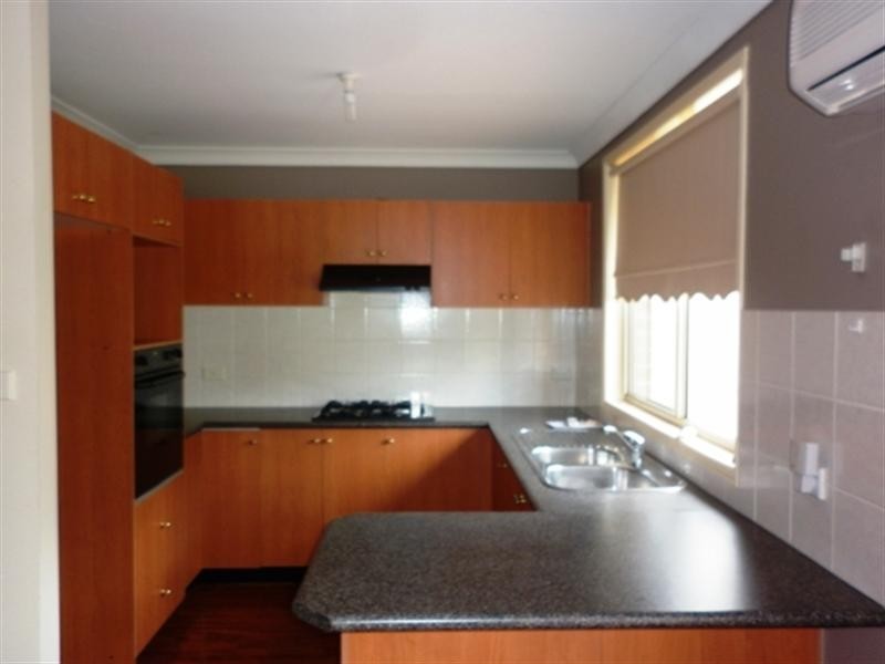 19 Ferraro Crescent, West Hoxton NSW 2171