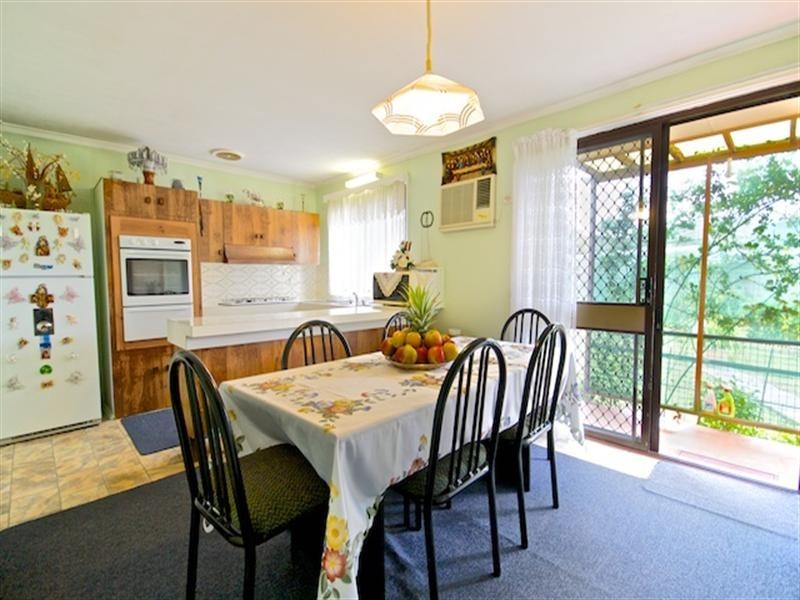 10 Dandenong Close, Bossley Park NSW 2176