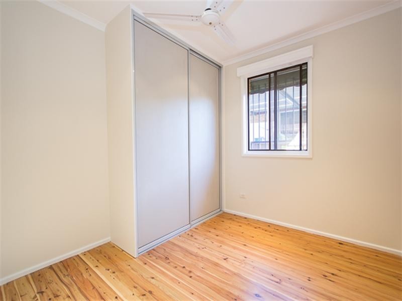 32 Falklands Avenue, Bossley Park NSW 2176