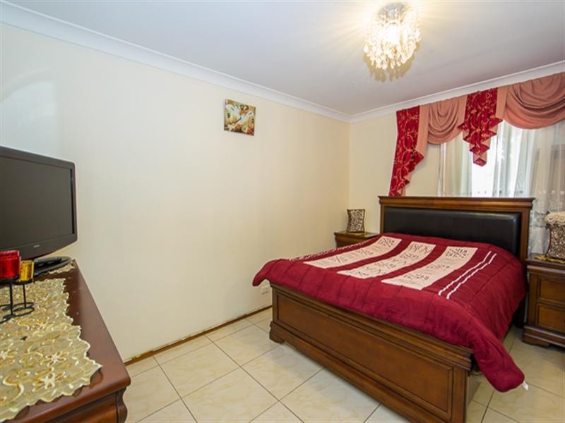 28 Raphael Street, Greenfield Park NSW 2176