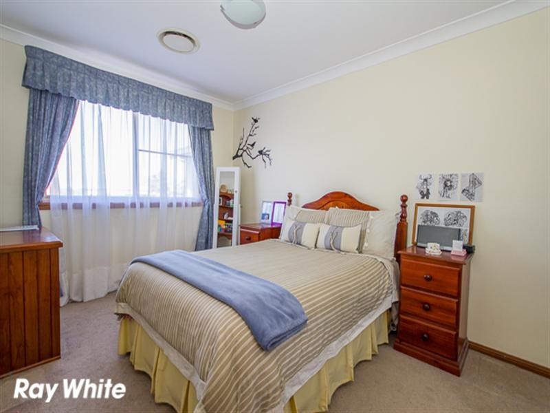 2 Toona Place, Bossley Park NSW 2176