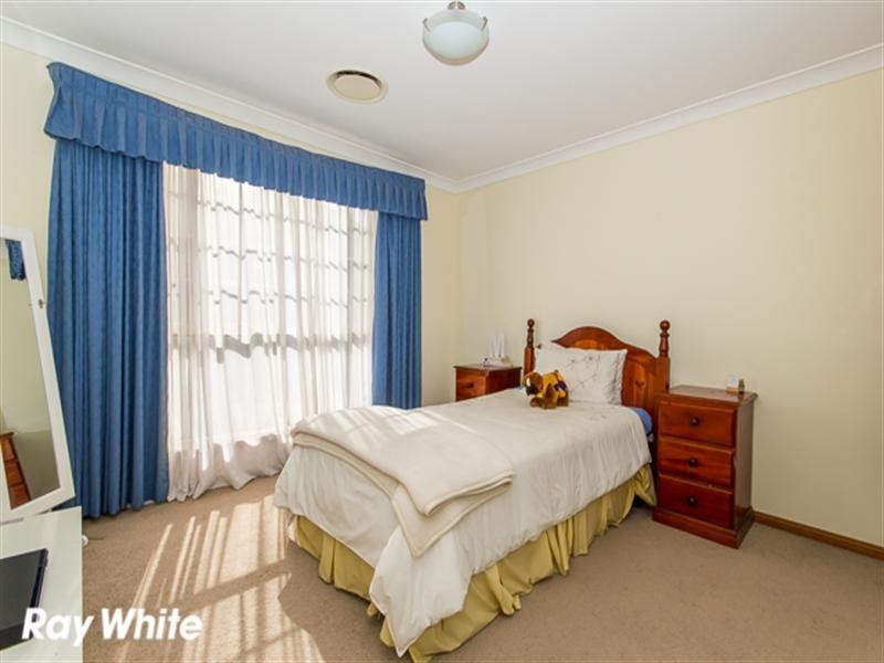 2 Toona Place, Bossley Park NSW 2176