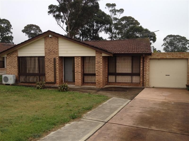 4 Natchez Crescent, Greenfield Park NSW 2176