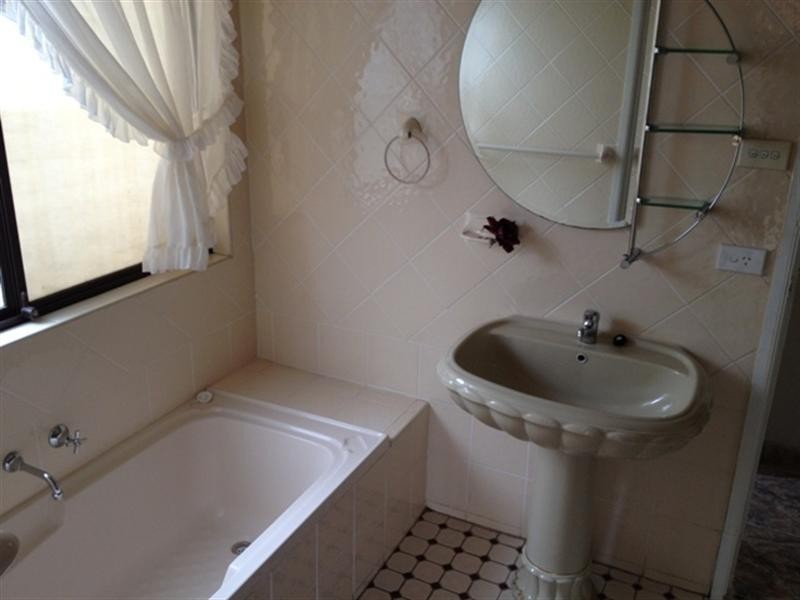 4 Natchez Crescent, Greenfield Park NSW 2176