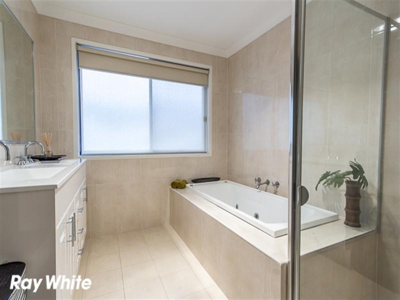 11a Maceri Place, Edensor Park NSW 2176