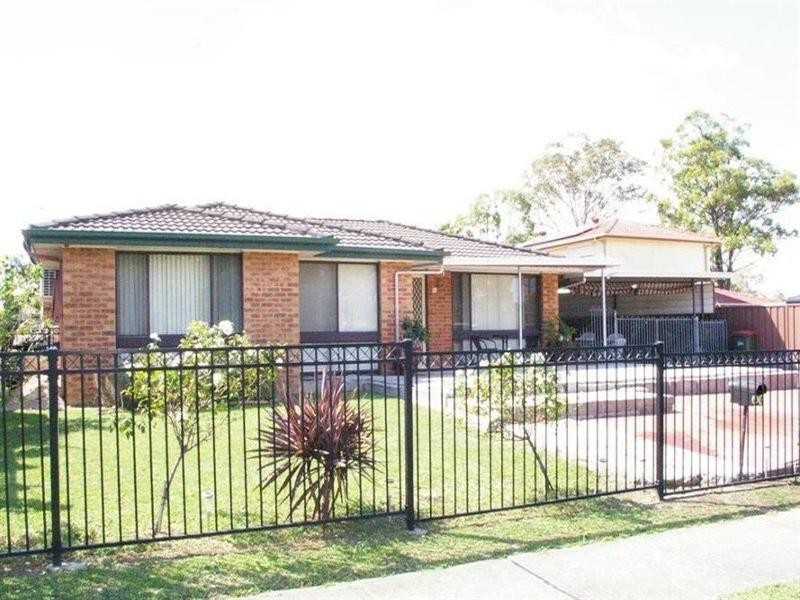 40 Mulligan Street, Bossley Park NSW 2176