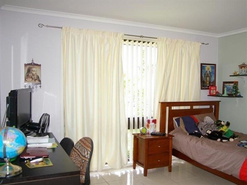 40 Mulligan Street, Bossley Park NSW 2176