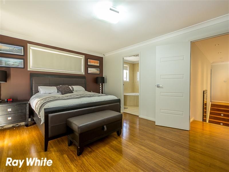 27 Cuthbert Crescent, Edensor Park NSW 2176