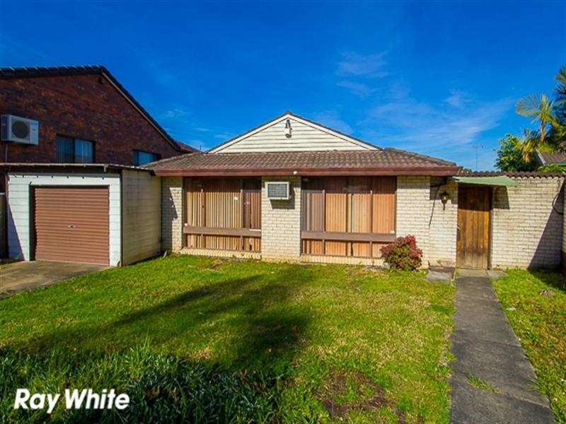 28 Sadlier Crescent, Fairfield West NSW 2165