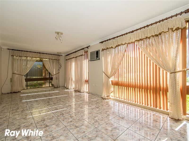 28 Sadlier Crescent, Fairfield West NSW 2165
