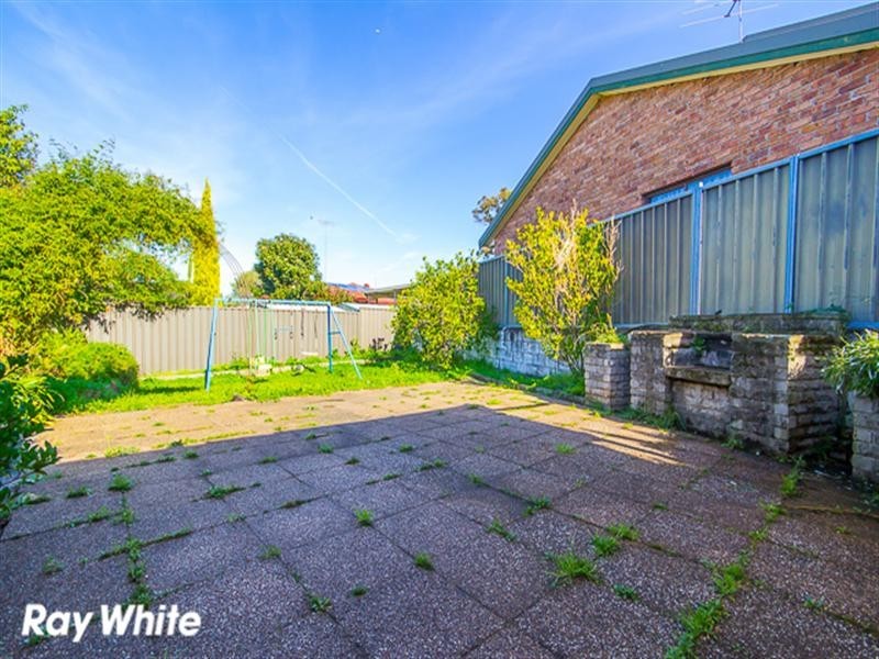 28 Sadlier Crescent, Fairfield West NSW 2165