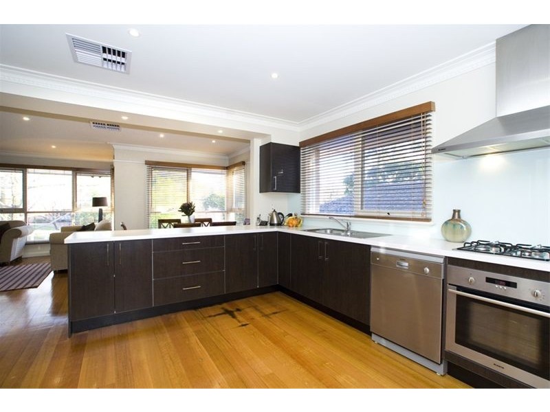 16 Melview Drive, Ringwood North VIC 3134