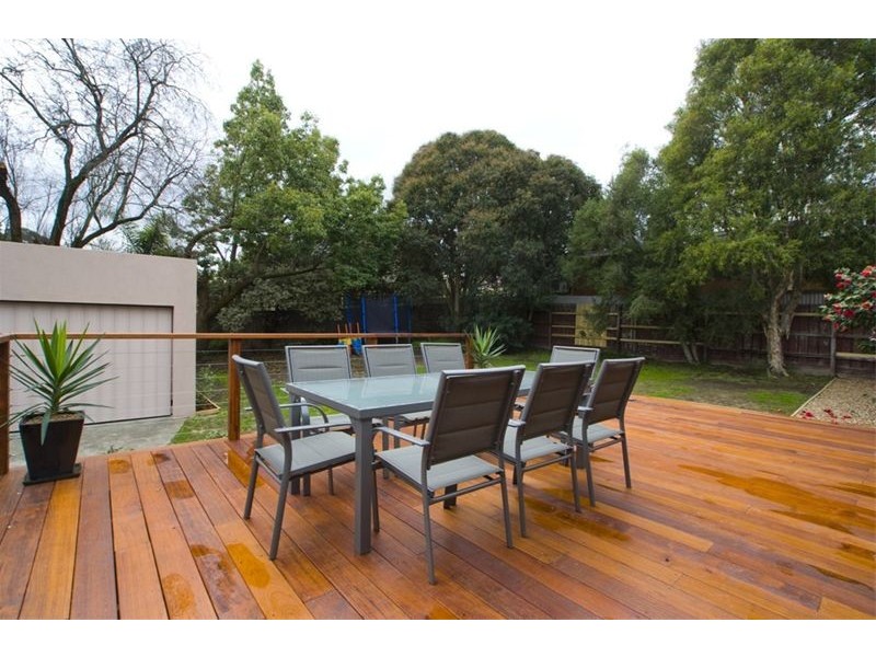 16 Melview Drive, Ringwood North VIC 3134