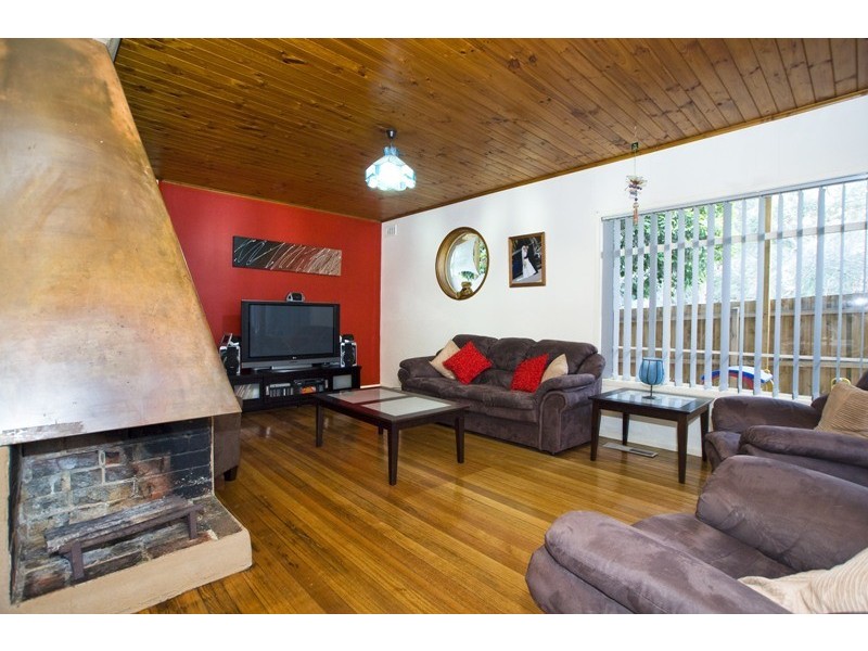 1 Emerald Street, Ringwood VIC 3134