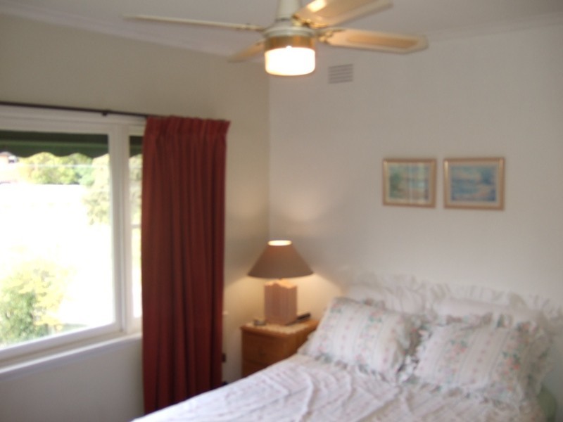 1 Adolphson Avenue, Ringwood North VIC 3134