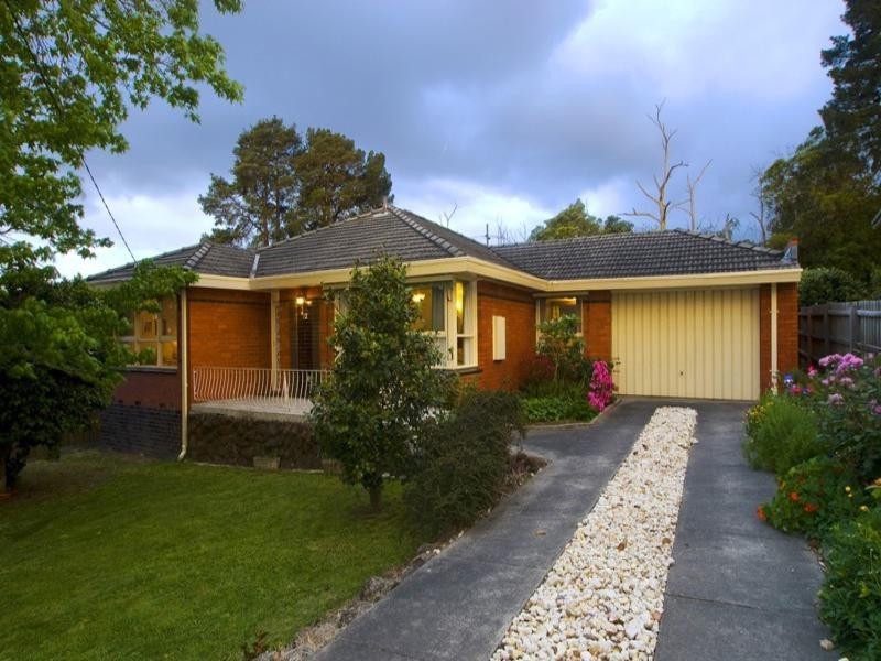 12 Howard Avenue, Ringwood East VIC 3135