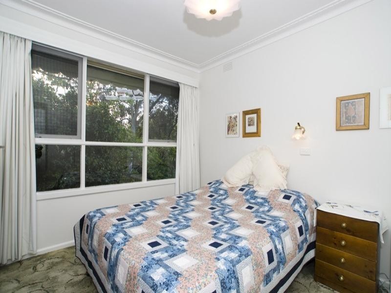 12 Howard Avenue, Ringwood East VIC 3135