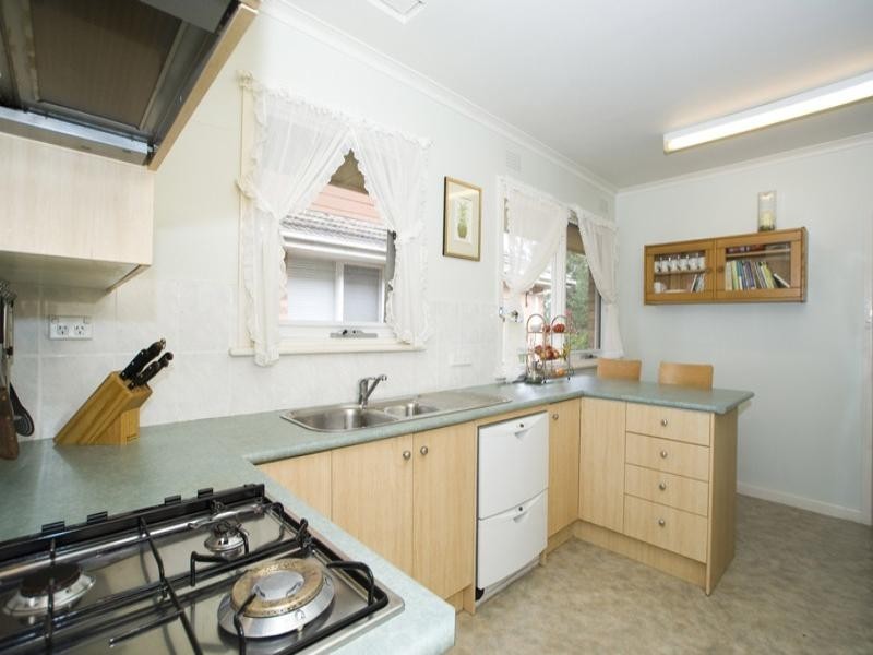 4 Nicole Street, Mount Waverley VIC 3149