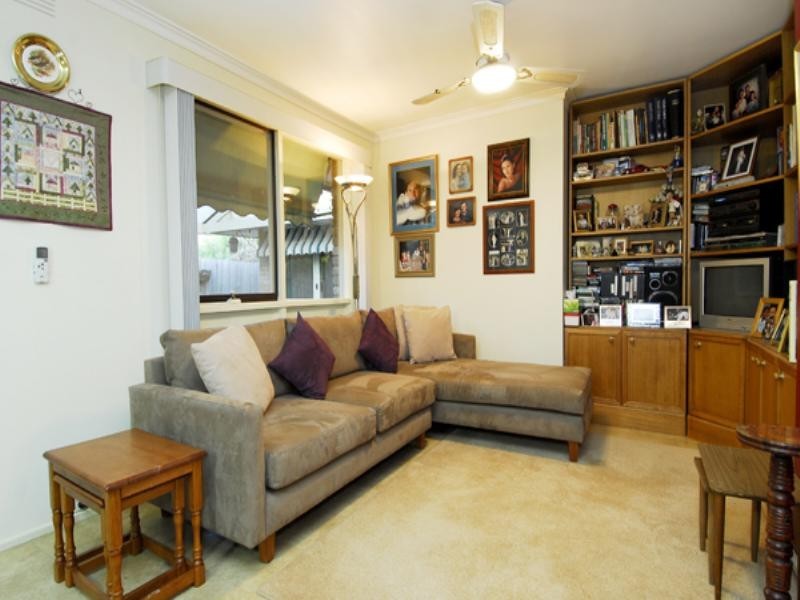19 Leslie Grove, Ringwood North VIC 3134