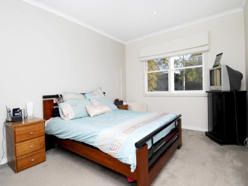 16 Neville Street, Ringwood VIC 3134