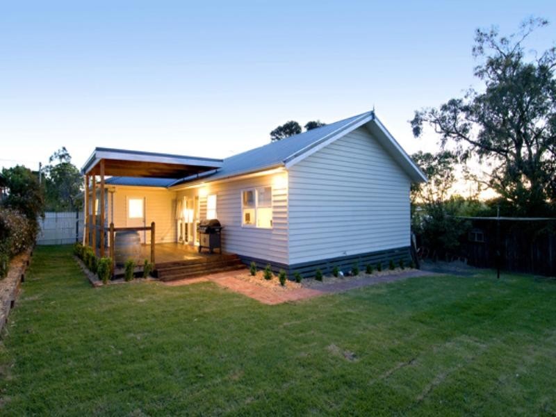 16 Neville Street, Ringwood VIC 3134