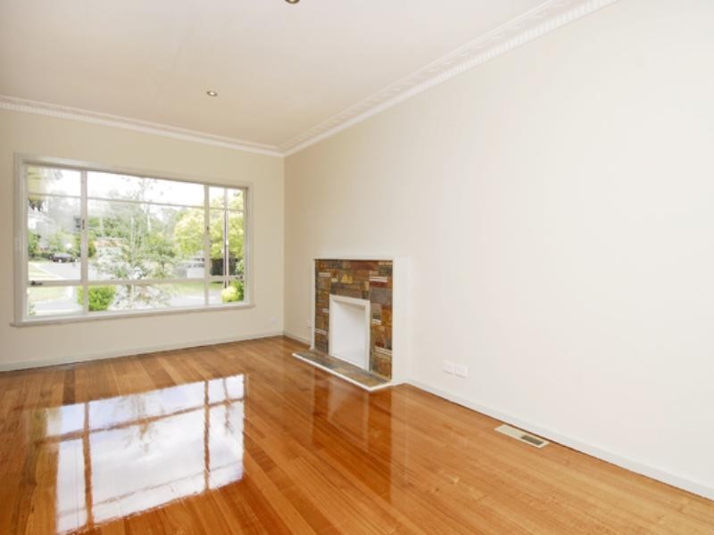 25 Smithdene Avenue, Ringwood East VIC 3135