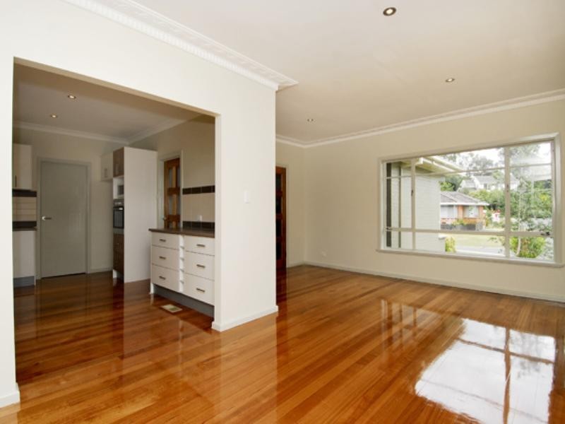 25 Smithdene Avenue, Ringwood East VIC 3135