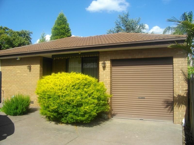 2/8 Berringa Road, Ringwood North VIC 3134