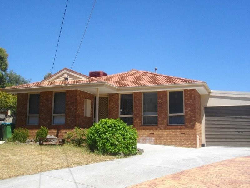 11 Tambo Close, Croydon Hills VIC 3136