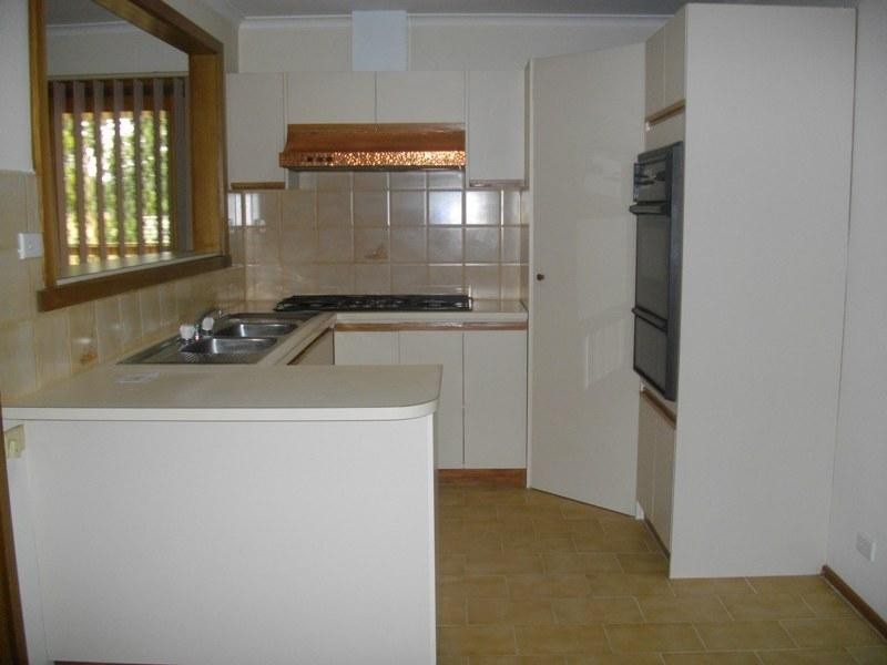 11 Tambo Close, Croydon Hills VIC 3136