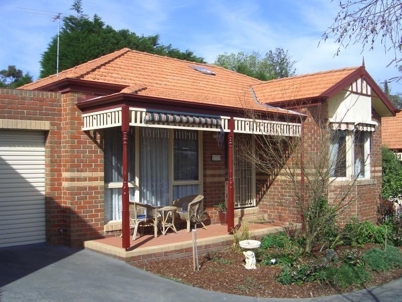 2/8 Shasta Avenue, Ringwood East VIC 3135