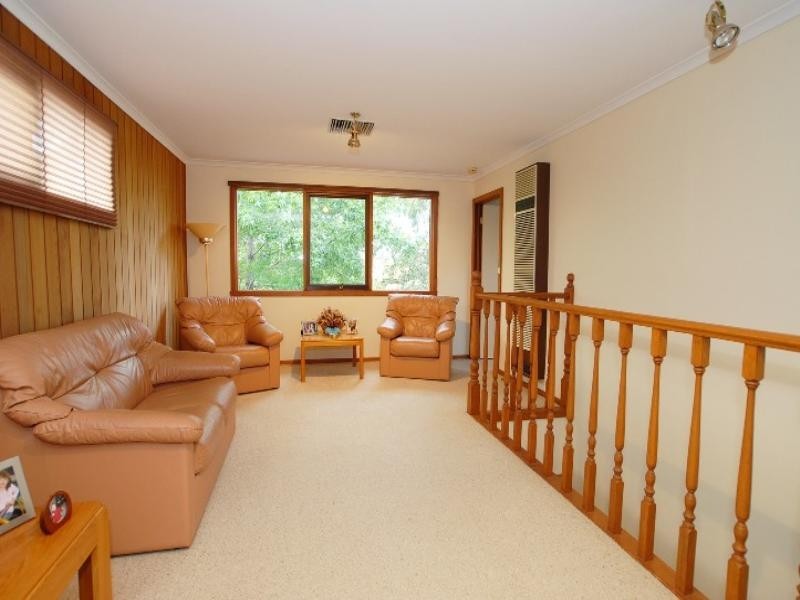 8 Ben Hogan Court, Mount Waverley VIC 3149