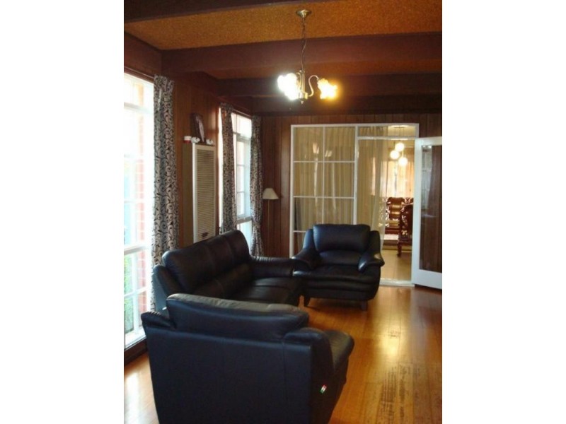 8 Ben Hogan Court, Mount Waverley VIC 3149