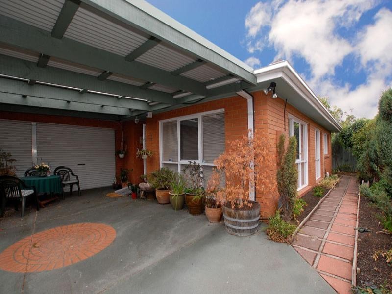 4B Dickson Crescent, Ringwood North VIC 3134