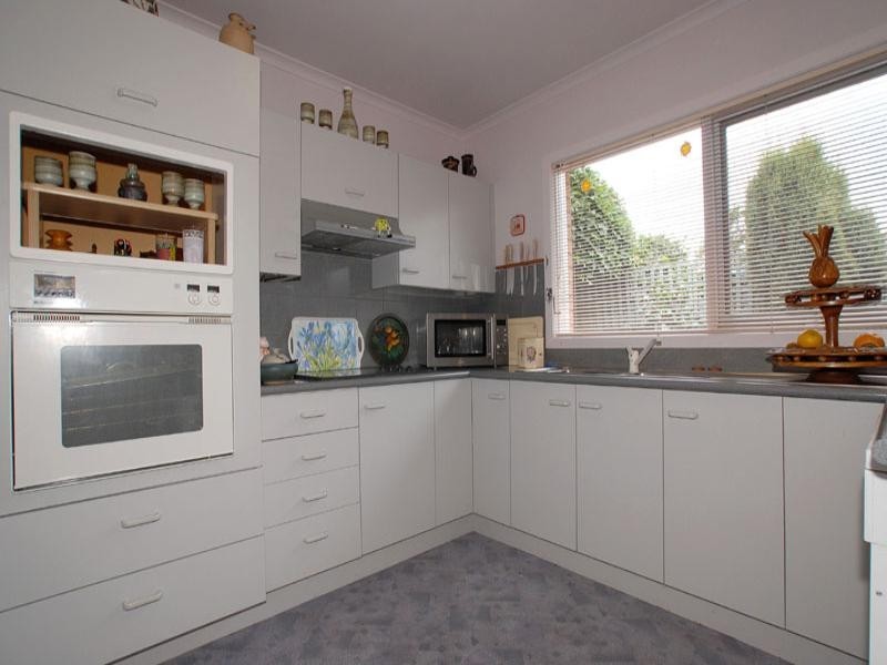 4B Dickson Crescent, Ringwood North VIC 3134