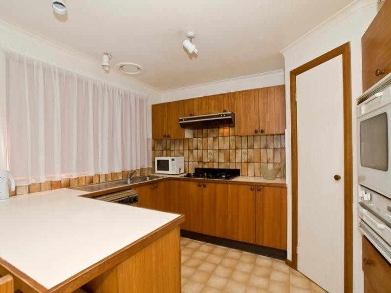 5 Woolmer Court, Croydon Hills VIC 3136