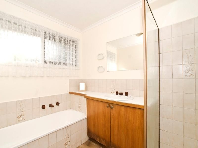 5 Woolmer Court, Croydon Hills VIC 3136