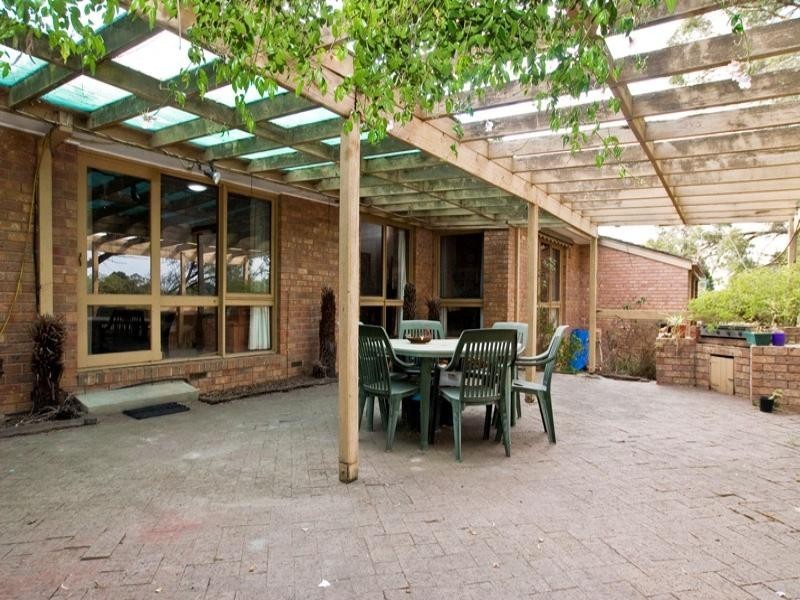 5 Woolmer Court, Croydon Hills VIC 3136