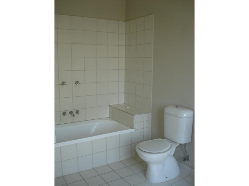 4/2A Acacia Street, Doncaster East VIC 3109