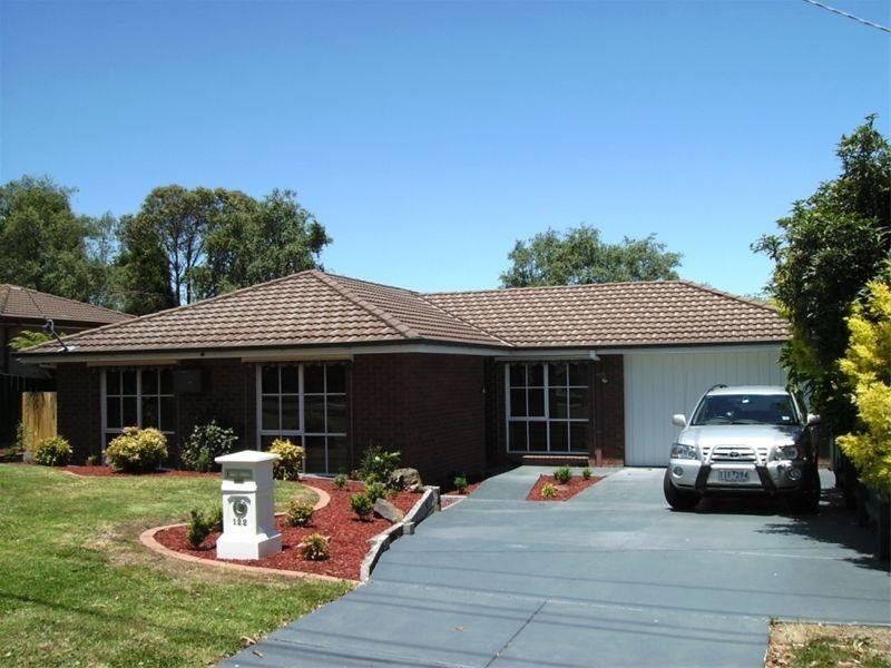 122 Langdale Drive, Croydon Hills VIC 3136