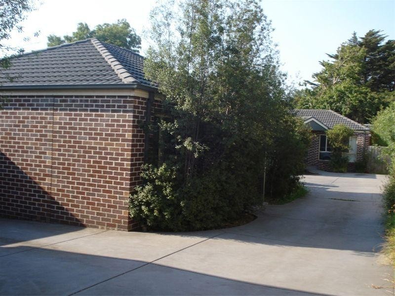 2/2 Georges Road, Ringwood VIC 3134