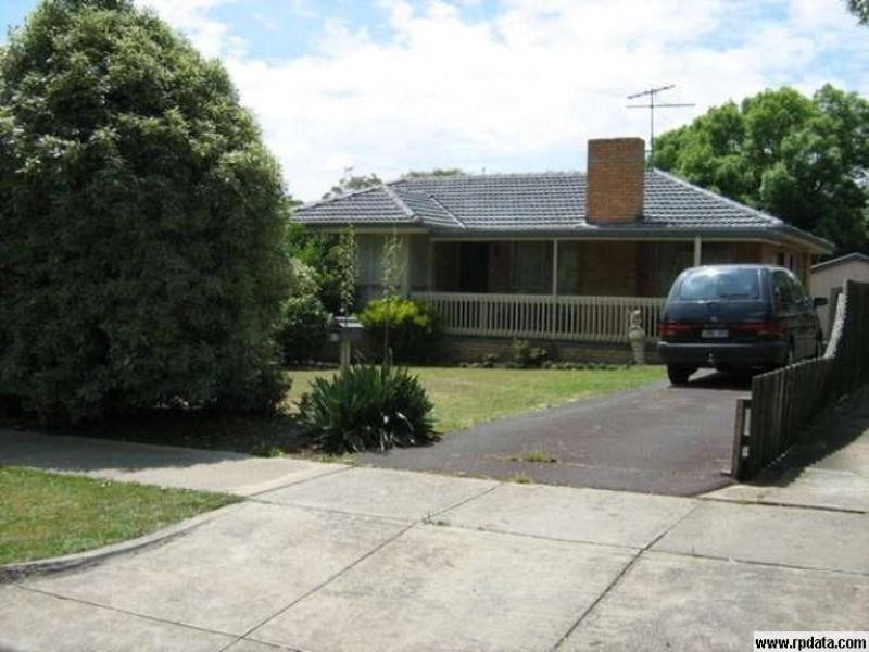 62 Sevenoaks Avenue, Croydon VIC 3136
