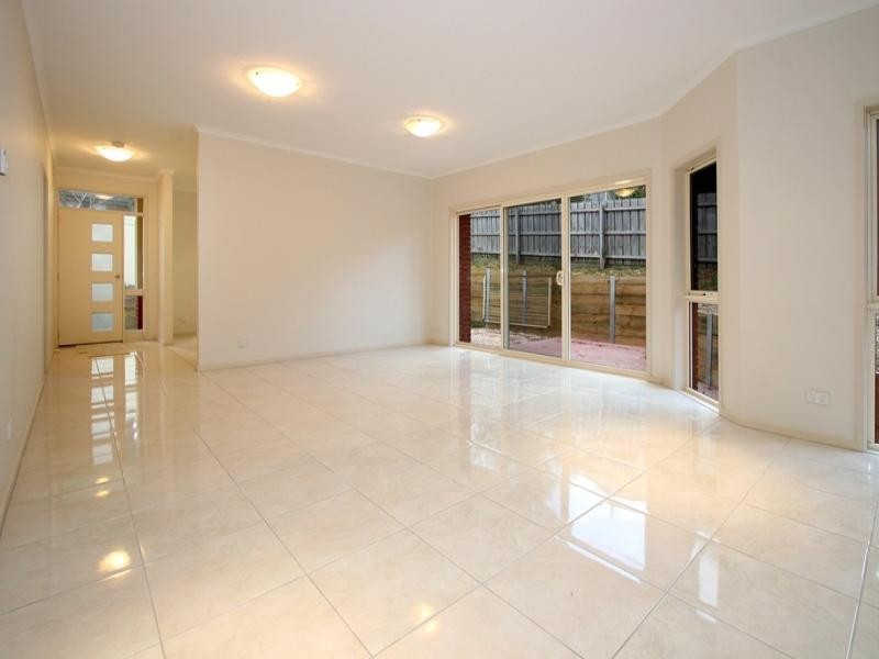 1/1D Hearthside Court, Ringwood VIC 3134