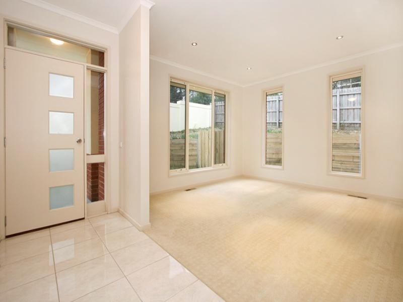 1/1D Hearthside Court, Ringwood VIC 3134