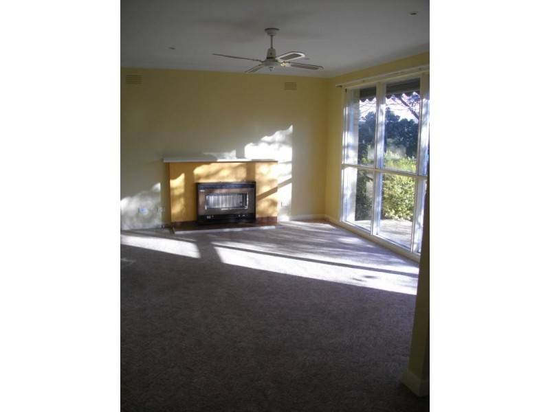 1A Ware Crescent, Ringwood East VIC 3135