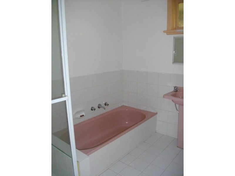 1A Ware Crescent, Ringwood East VIC 3135