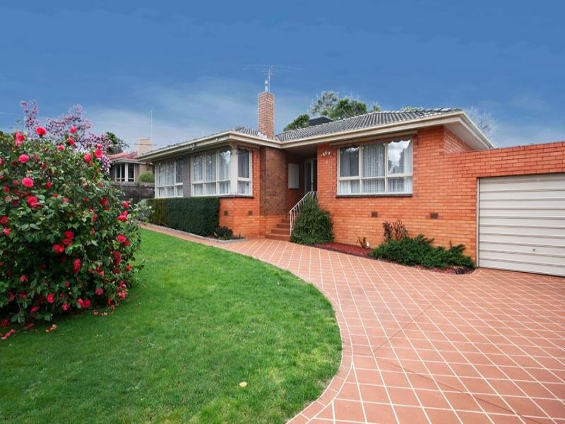 17 Melview Drive, Ringwood North VIC 3134