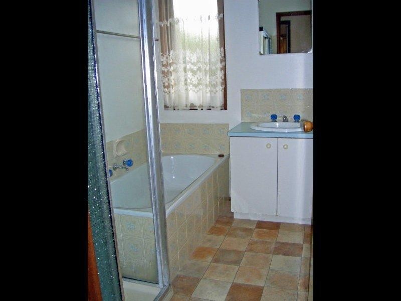 1 Melaleuca Court, Rowville VIC 3178