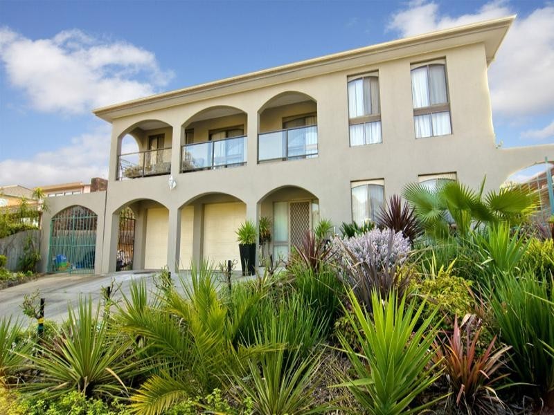 5 Woodchurch Close, Ringwood North VIC 3134